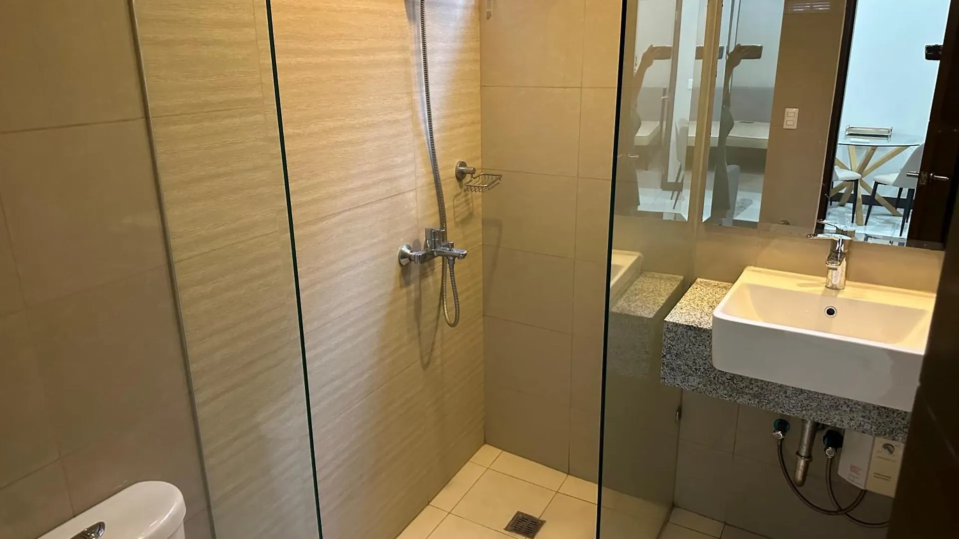 Aparthotel Family Home In The Florence Mckinley Hill Taguig Philippines