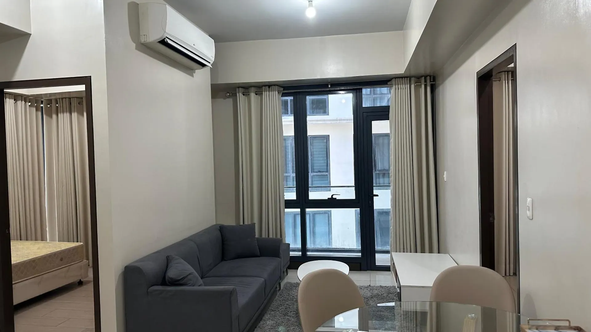 Family Home In The Florence Mckinley Hill Taguig Aparthotel