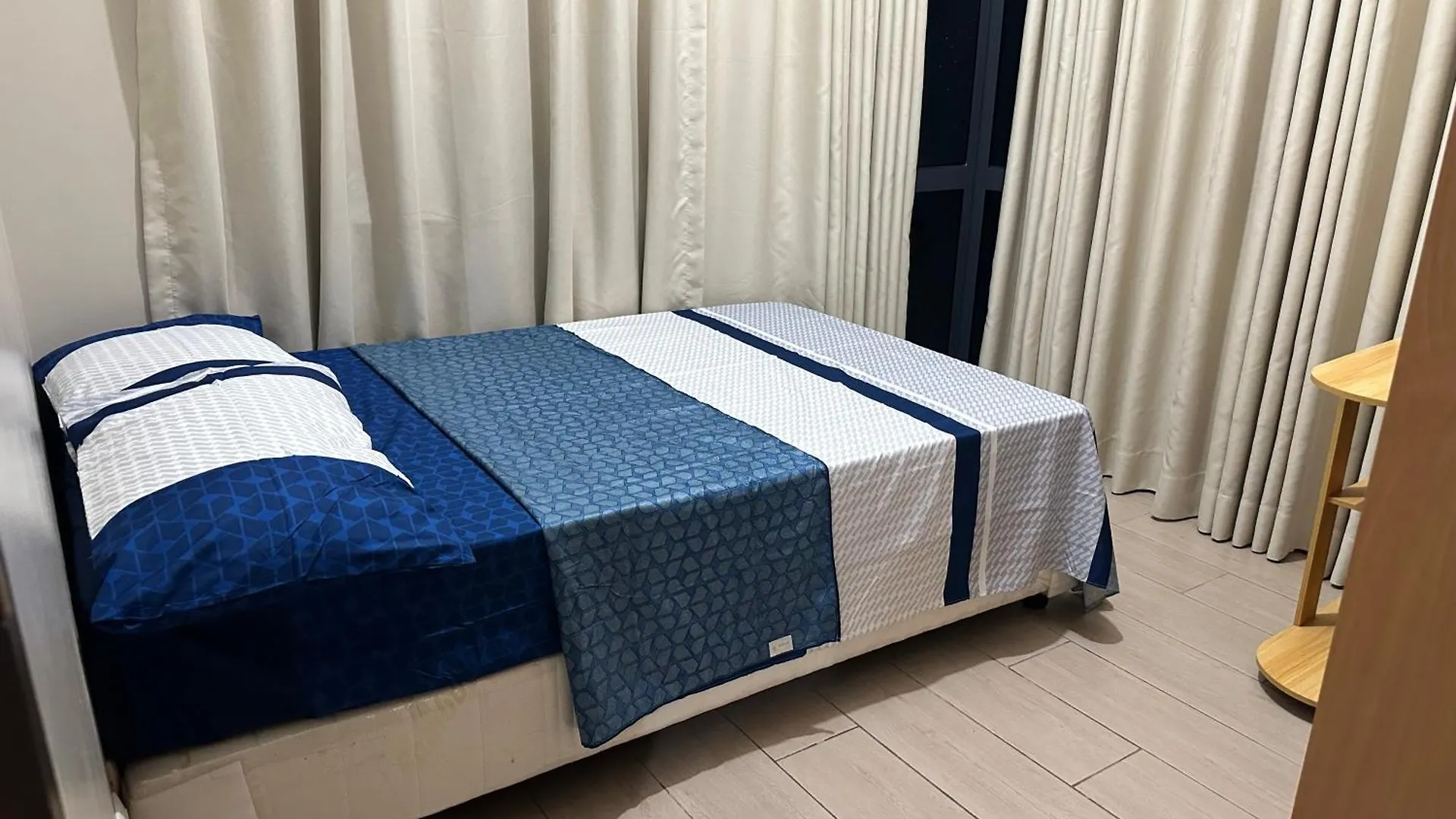 Family Home In The Florence Mckinley Hill Taguig Filippinerna