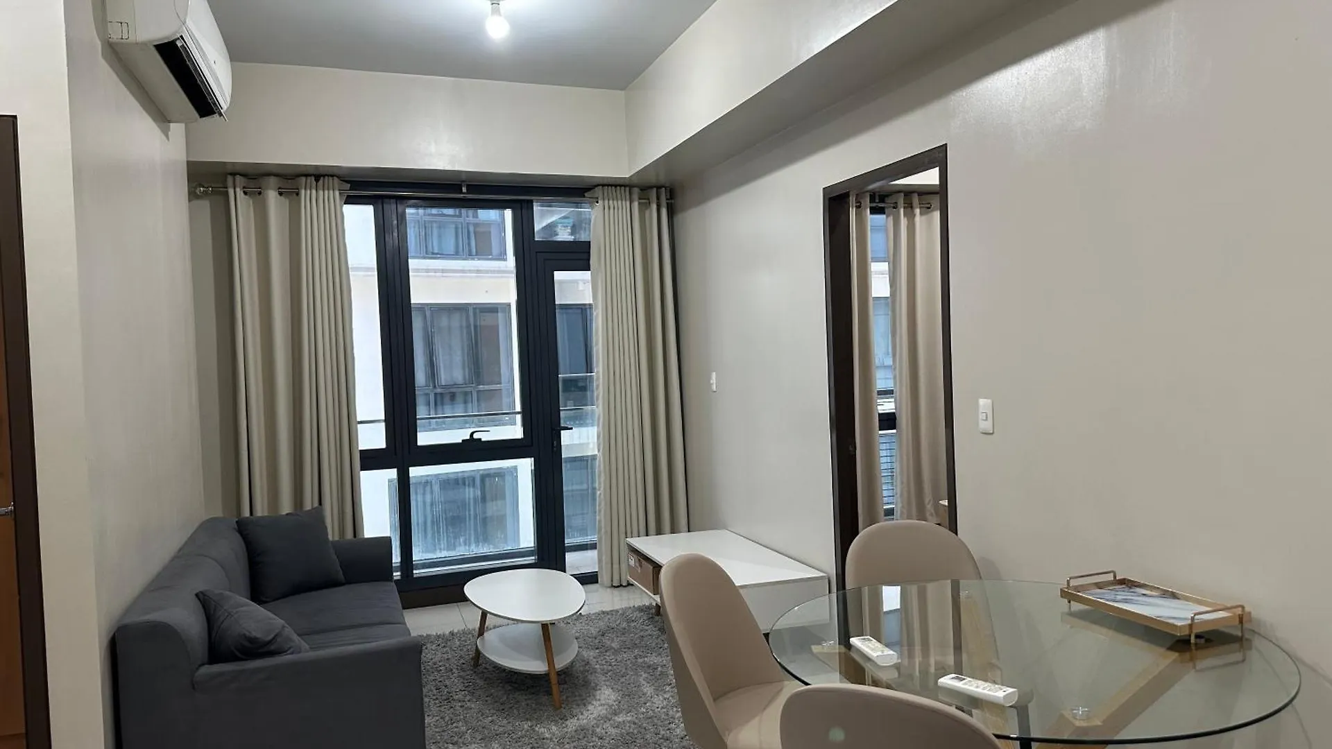 Family Home In The Florence Mckinley Hill Taguig Lägenhetshotell
